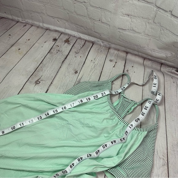 lululemon no limits tank fresh teal mini hyper stripe sz 6 yoga - Picture 7 of 7